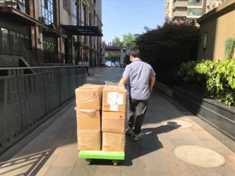 日本大成株式會(huì )社向我會(huì )寄贈一批防疫物資，我會(huì )組織有序發(fā)放