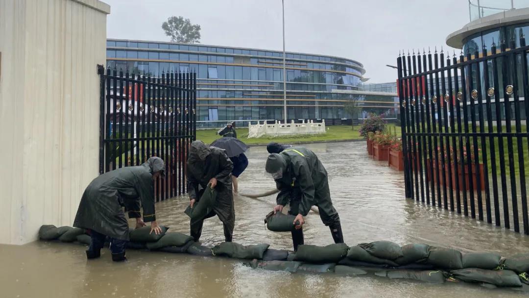 15成飛產(chǎn)業(yè)