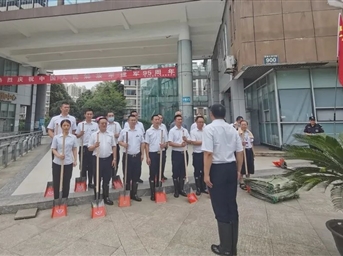 四川東晨物業(yè) | 重建美好家園，軍魂閃耀清淤一線(xiàn)