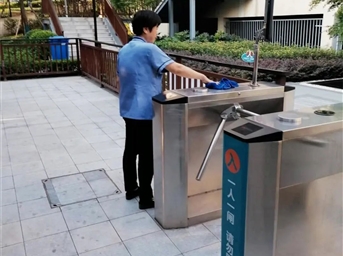 40°C高溫炙烤下的物業(yè)人