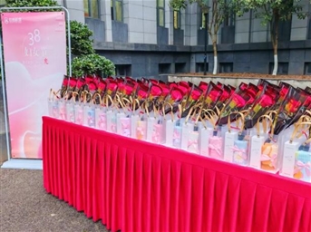 春風(fēng)十里不如你，招商積余花樣寵你~