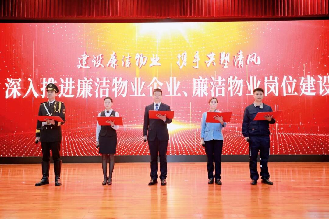 dd6aeab7-ffe1-4047-9e64-f80c1db04e96 dd6aeab7-ffe1-4047-9e64-f80c1db04e96