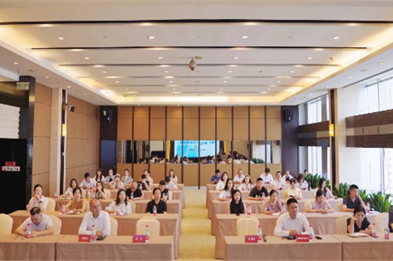 “全市物業(yè)協(xié)會(huì)規(guī)范化建設(shè)與高質(zhì)量發(fā)展”專(zhuān)題培訓(xùn)會(huì)召開(kāi)